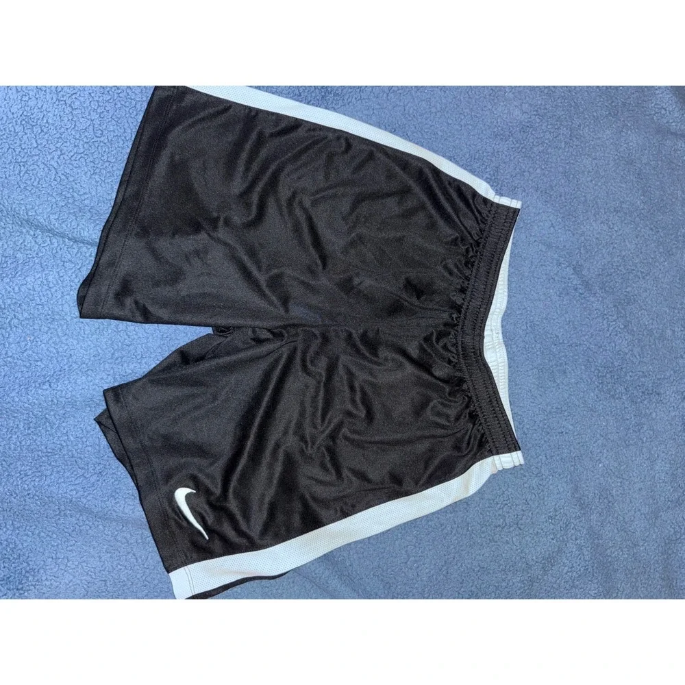 Nike Dri-FIT Kids XL Black White Athletic Soccer Shorts Elastic Waist Mesh Trim